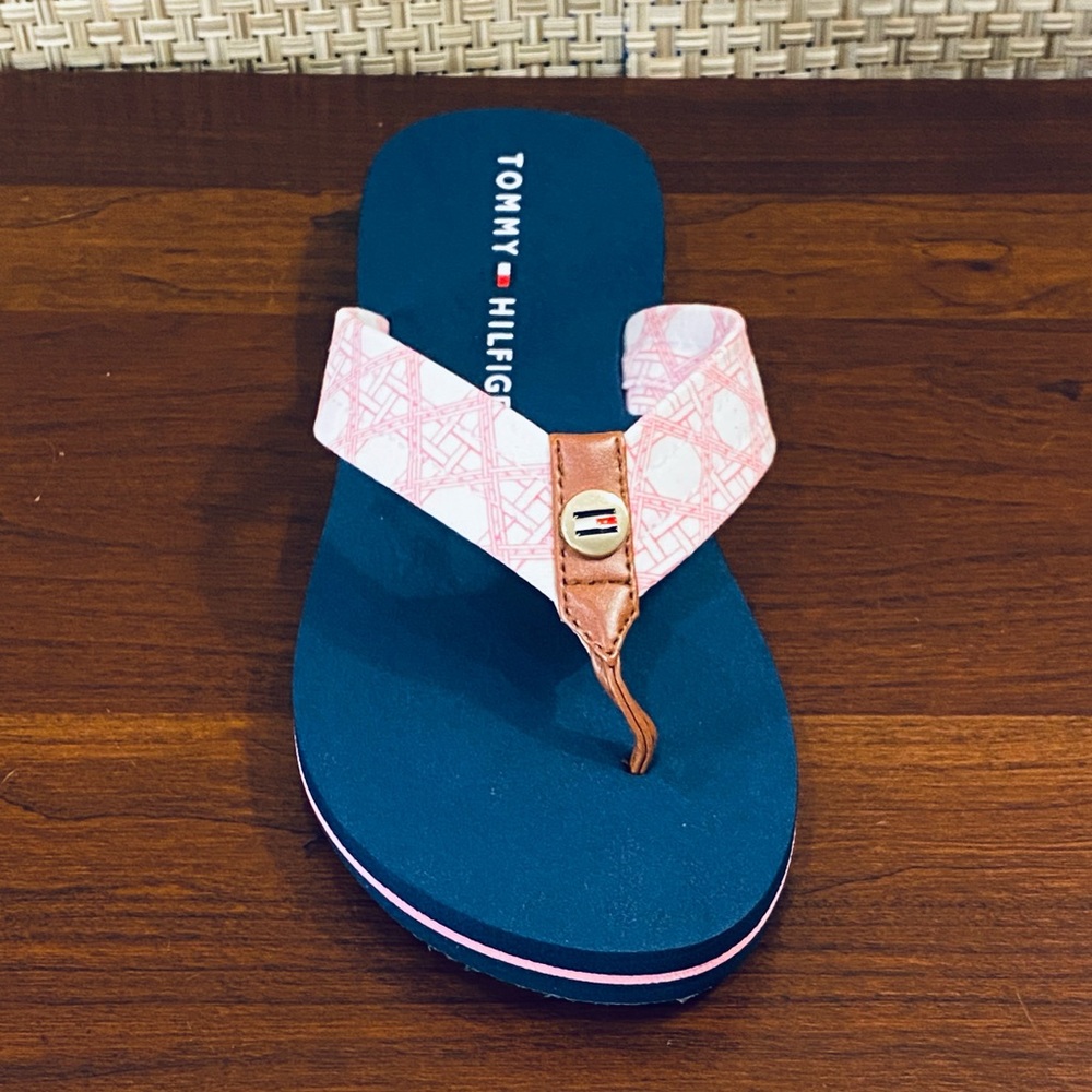 🌟9xHP🌟Tommy Hilfiger Pink Scenic Flip Flops - Picture 3 of 11